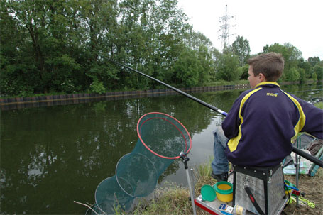 Initiation à la pêche sur le canal - Pêche en Fête 2006 Ath